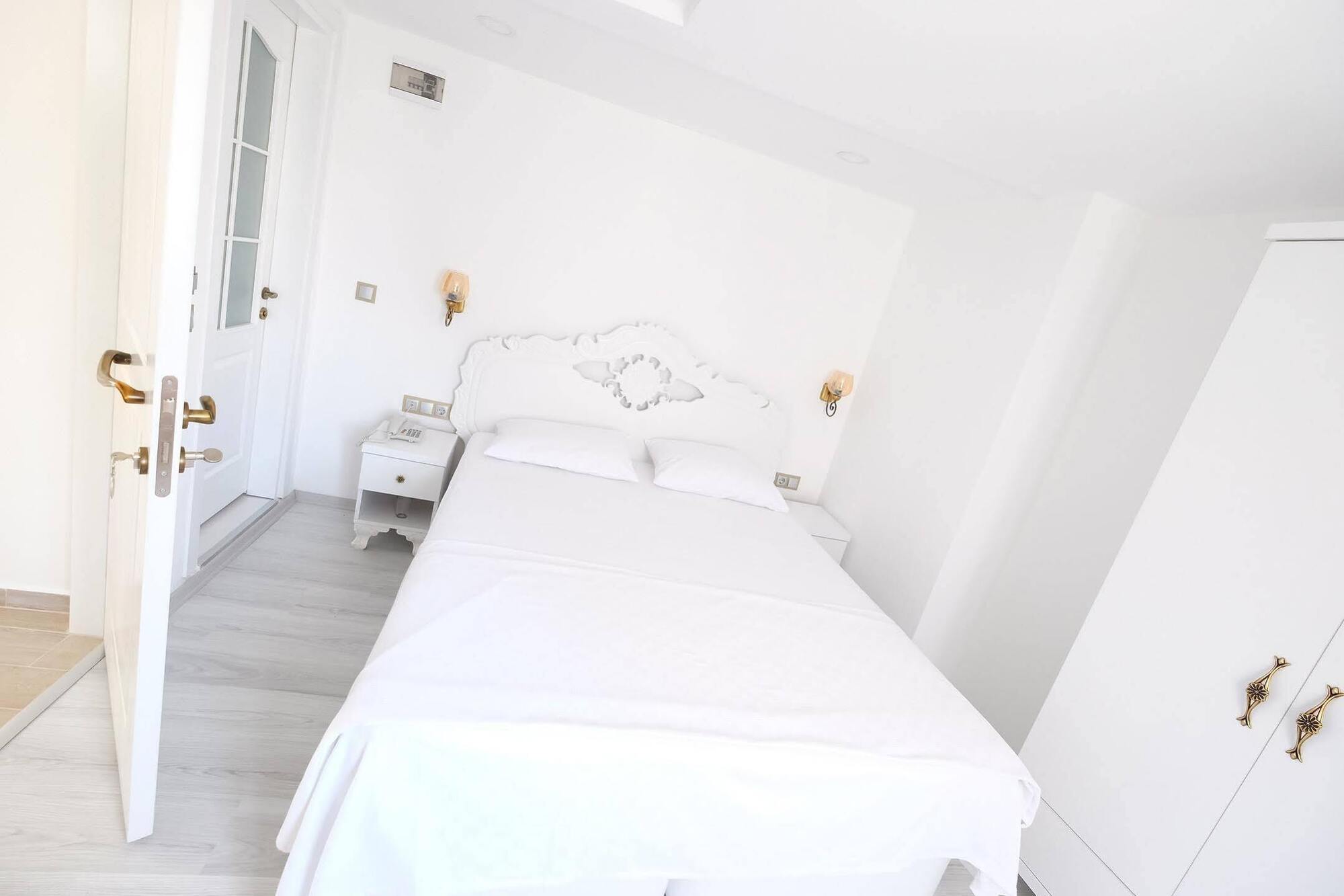 Bugra Alacati (Adults Only) Eksteriør bilde